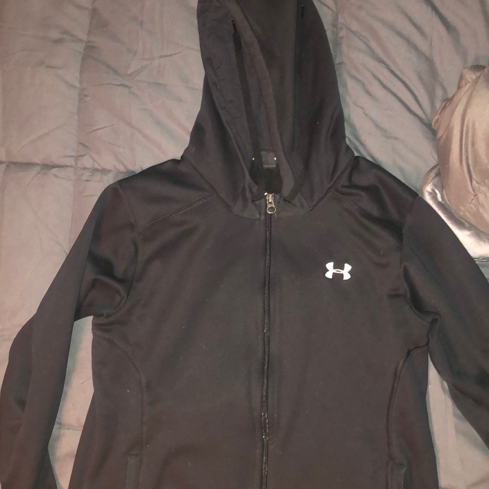 Black under armour sweatshirt